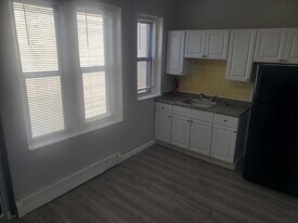14 Abbotsford St, Unit 8 in Boston, MA - Building Photo