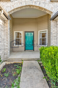 1623 Sunnycrest Cir in New Braunfels, TX - Foto de edificio - Building Photo