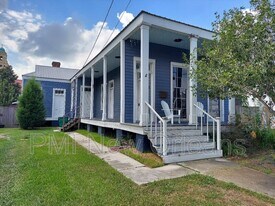 612 Lafayette St in Gretna, LA - Building Photo