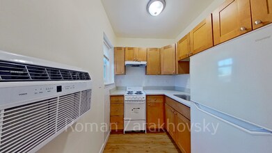 2018 Commonwealth Ave, Unit 4 in Boston, MA - Foto de edificio - Building Photo