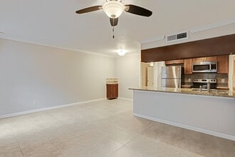 5151 Richmond Ave. in Houston, TX - Building Photo - Building Photo