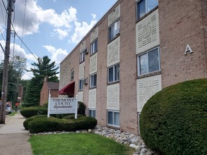 Tremont Court Apartments in Philadelphia, PA - Building Photo - Building Photo