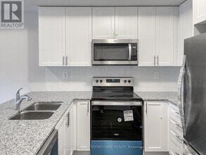 1565 Rose Way in Milton, ON - Building Photo - Building Photo