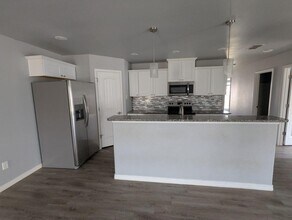 1302 N Clinton Ave in Lubbock, TX - Building Photo - Building Photo