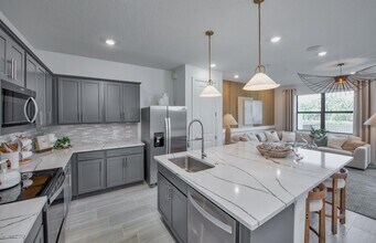 7645 SW Lucy Ln in Stuart, FL - Building Photo - Building Photo