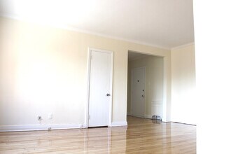 Le Crestwood in Montréal, QC - Foto de edificio - Building Photo