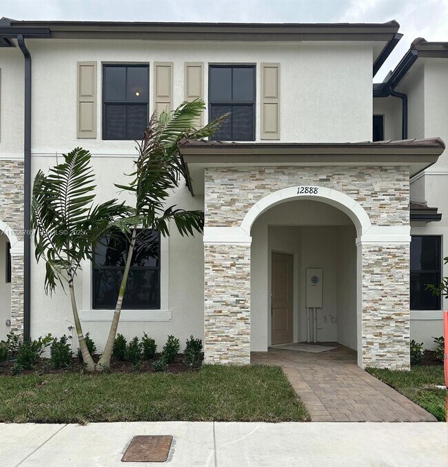 12888 SW 233rd Terrace in Princeton, FL - Foto de edificio - Building Photo