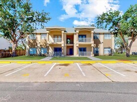 206 Majors Ln in Kissimmee, FL - Building Photo