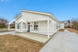 1367 Chadwick Cir in Memphis, TN - Building Photo - Building Photo