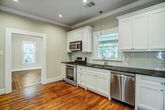 1021 Louise St in Houston, TX - Building Photo - Building Photo