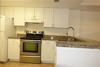 10773 CLEARY Blvd, Unit 107 in Plantation, FL - Building Photo - Building Photo