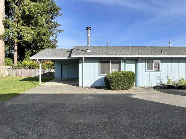 2361 Blue Jay Ct, Unit 2361 in Eureka, CA - Building Photo - Building Photo