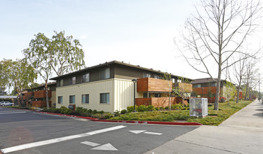 Clarendon Street Apartments in San Jose, CA - Building Photo - Building Photo