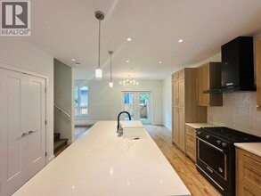 525 E 2nd St in North Vancouver, BC - Building Photo - Building Photo