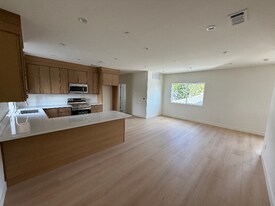 10157 Swinton Ave in Los Angeles, CA - Building Photo