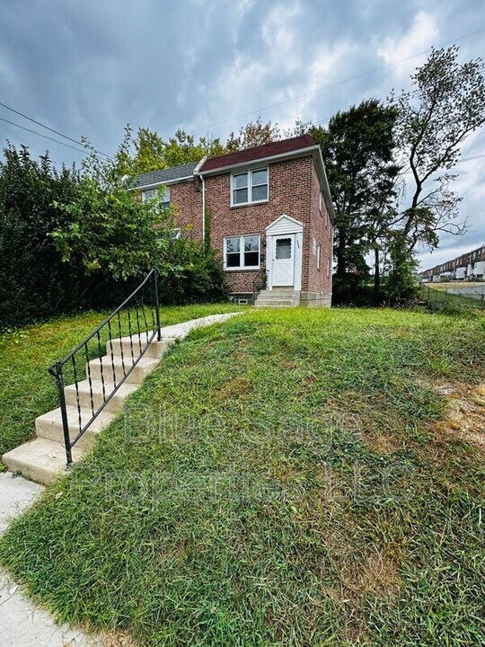 1500 Llanwellyn Ave in Folcroft, PA - Building Photo