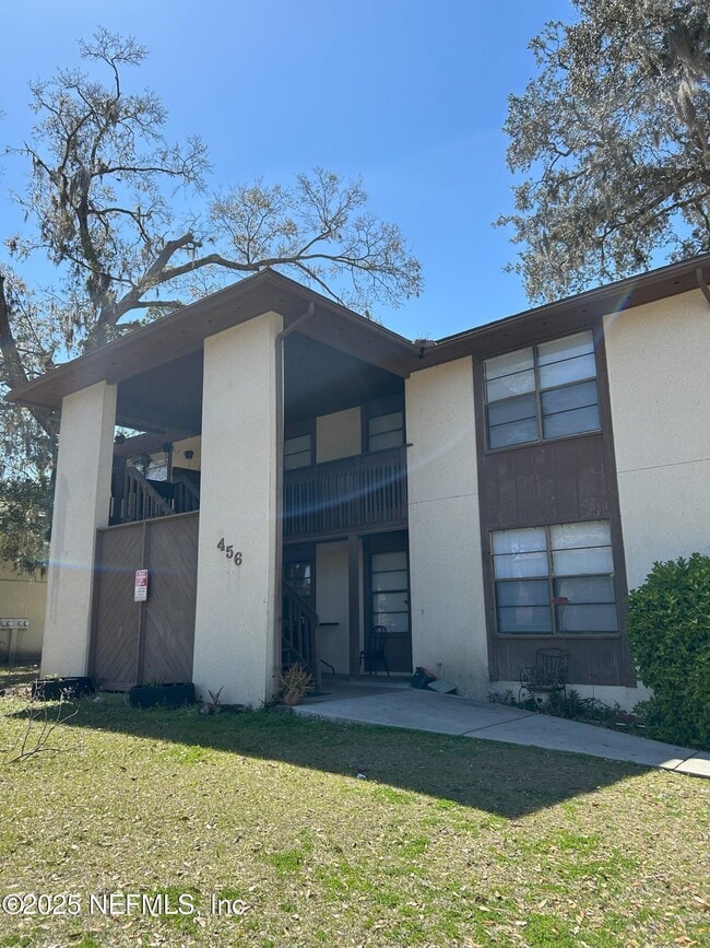 property at 460 Crabapple Ct