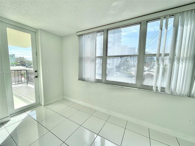 1501 S Ocean Dr in Hollywood, FL - Foto de edificio - Building Photo