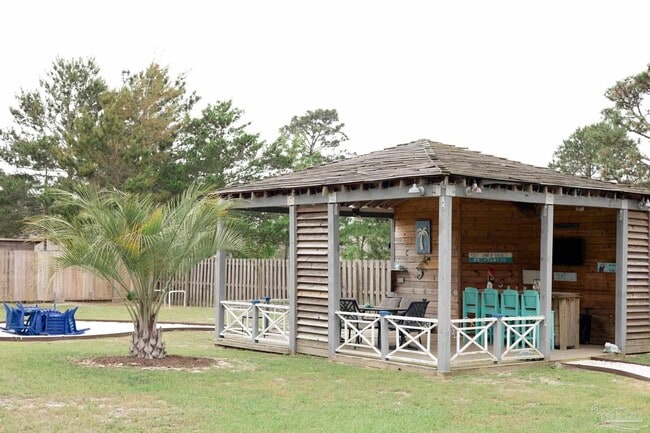 8625 El Paseo St in Navarre, FL - Building Photo - Building Photo