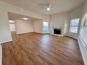 8519 Ridge Garden Dr in San Antonio, TX - Foto de edificio - Building Photo