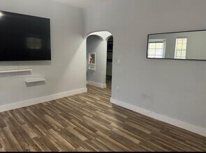 1319 SW 21st Ter in Miami, FL - Building Photo - Building Photo
