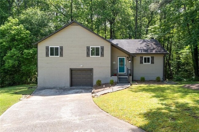 property at 880 Winfield Ct
