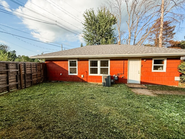 903 38th St SE in Cedar Rapids, IA - Building Photo - Building Photo