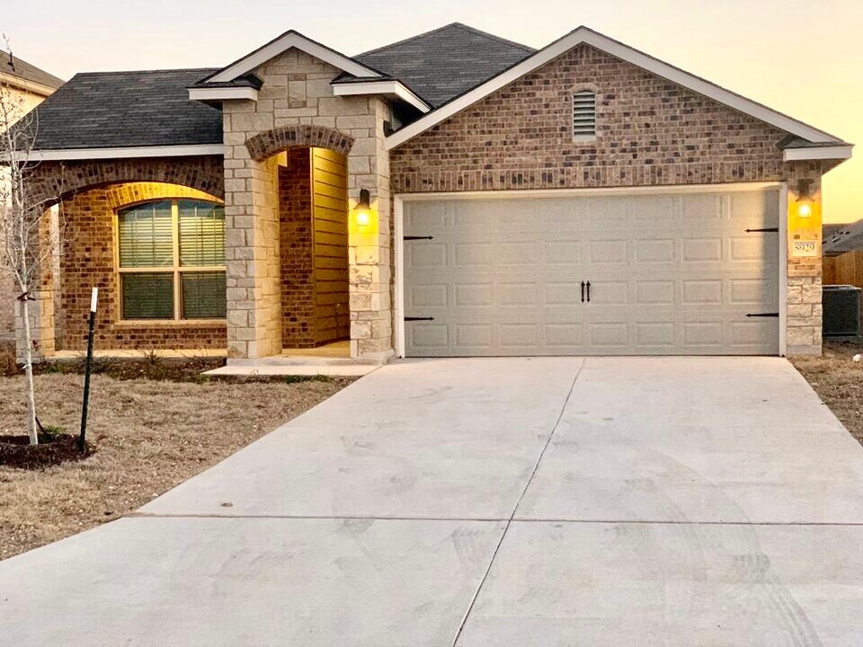 8929 Alabama Ave in Temple, TX - Building Photo