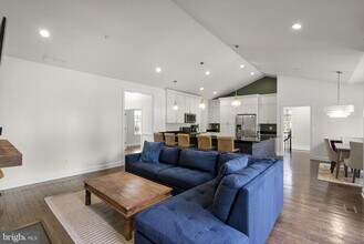 17601 Crystal Spring Terrace in Ashton, MD - Building Photo - Building Photo