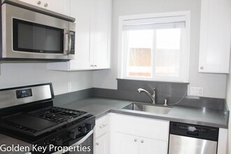 930 Knowles Ave in Carlsbad, CA - Building Photo - Building Photo