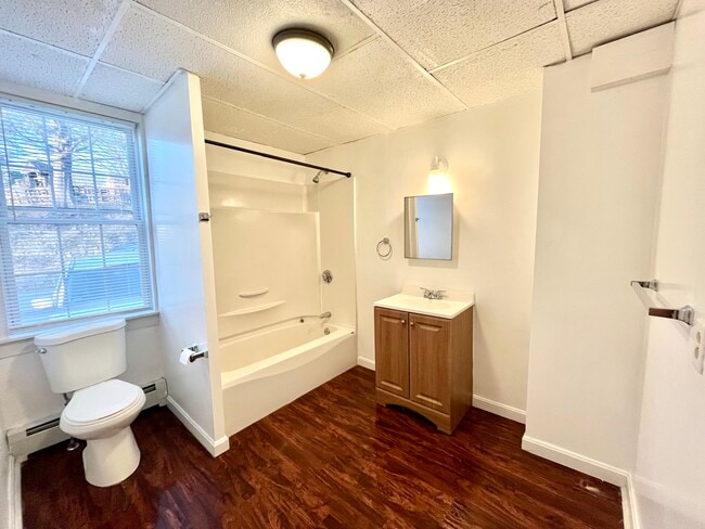 115 Summer St, Unit UNIT 1 in North Brookfield, MA - Building Photo - Building Photo
