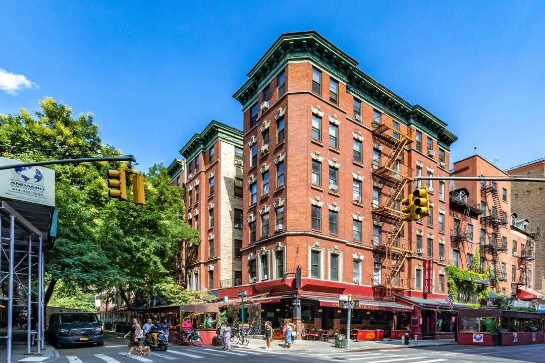 202 Thompson St in New York, NY - Foto de edificio