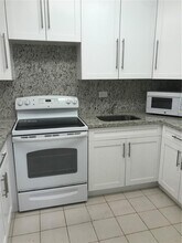 8990 SW 24th St, Unit 211 in Miami, FL - Building Photo - Building Photo