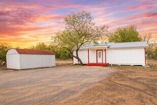 301 Tatum Rd in Martindale, TX - Building Photo