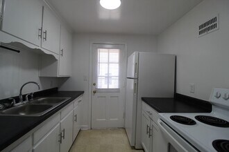 313 E 27th Ave in North Kansas City, MO - Building Photo - Building Photo