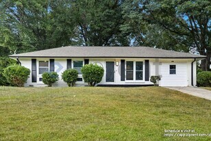 7064 Eunice Dr in Riverdale, GA - Building Photo