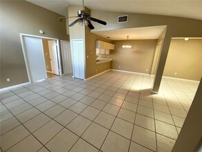 755 Golden Sunshine Cir in Orlando, FL - Building Photo - Building Photo