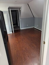 2147 Salisbury Park Dr, Unit 1 in Westbury, NY - Foto de edificio - Building Photo