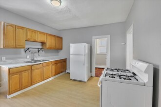 18 Union St in New Britain, CT - Building Photo - Building Photo