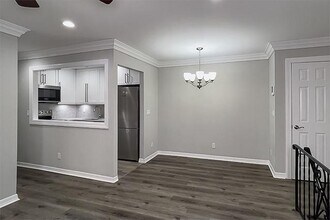 100 Middleton Rd in Bohemia, NY - Building Photo - Building Photo