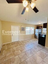 2925 N 46th St, Unit B in Tampa, FL - Foto de edificio - Building Photo