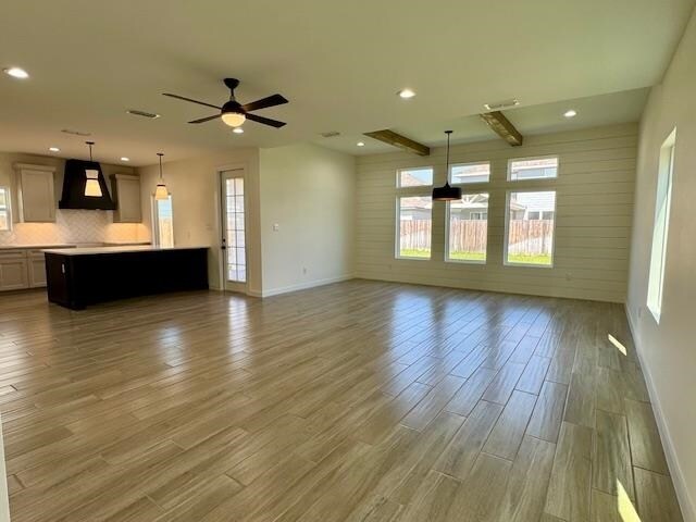 1301 Chital Dr in Laredo, TX - Foto de edificio - Building Photo