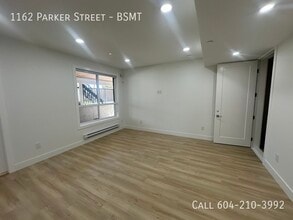 1162 Parker St in White Rock, BC - Building Photo - Building Photo