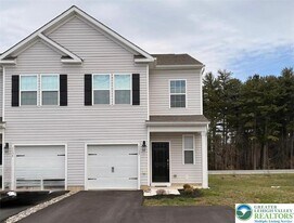 1137 Martin Rd in Breinigsville, PA - Building Photo