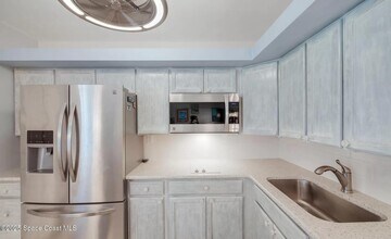 490 S Orlando Ave in Cocoa Beach, FL - Building Photo - Building Photo