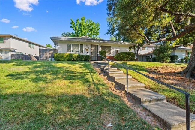 4718 Hayford Way in Sacramento, CA - Building Photo - Building Photo