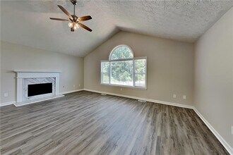 565 Pine Valley Dr in Powder Springs, GA - Building Photo - Building Photo
