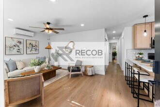 4286 Samoset Ave in San Diego, CA - Foto de edificio - Building Photo