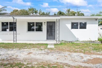 1061 NW 108th Terrace in Miami, FL - Building Photo - Building Photo