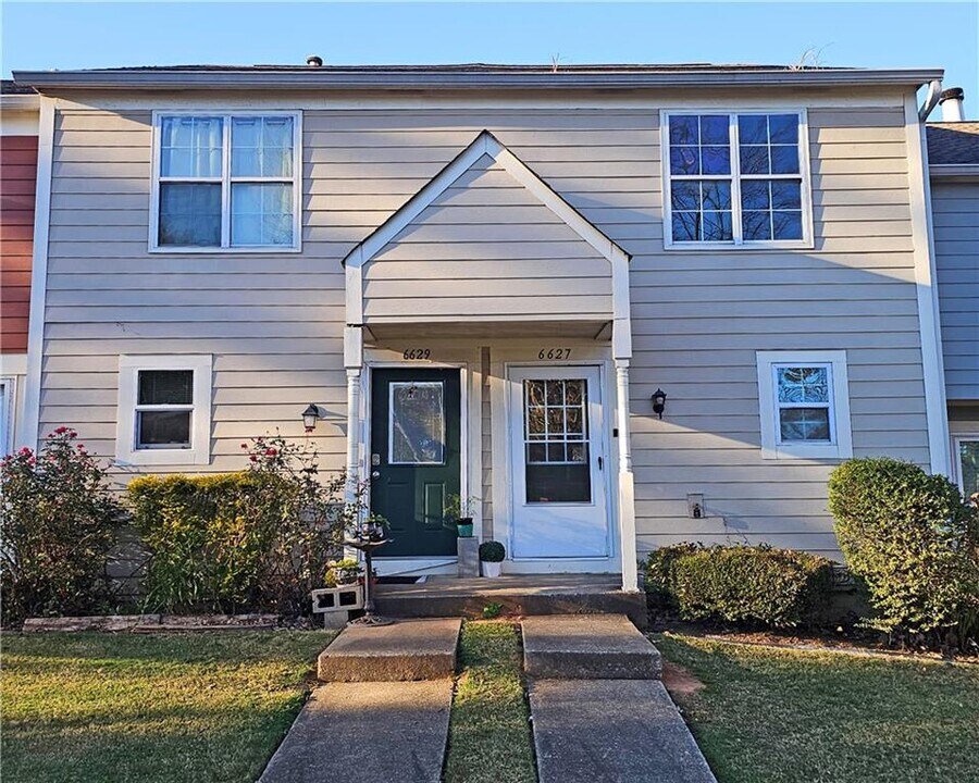 6627 Banbury Ct NW in Norcross, GA - Building Photo